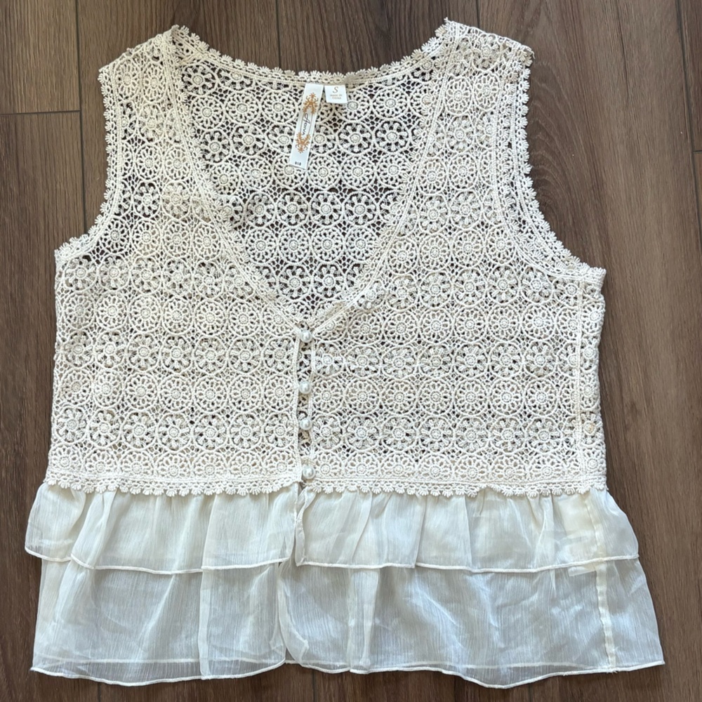 Women’s Crotchet Open Knit Vest Top Sz Small Ruffled Boho Western Festival